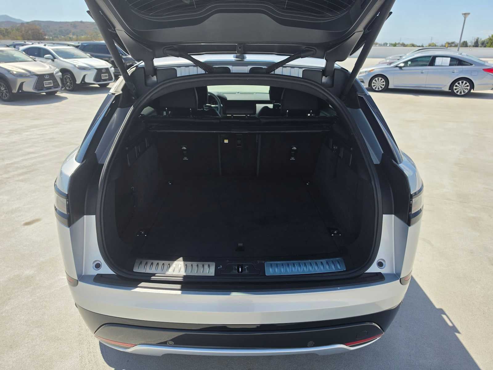 2024 Land Rover Range Rover Velar Dynamic SE
