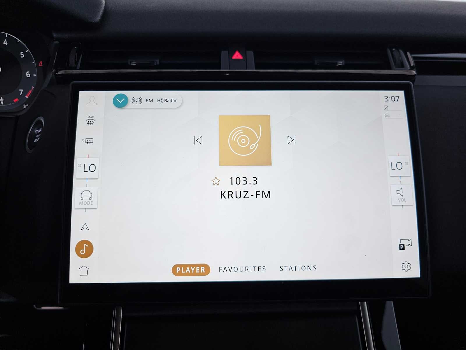 2025 Land Rover Range Rover Velar Dynamic SE