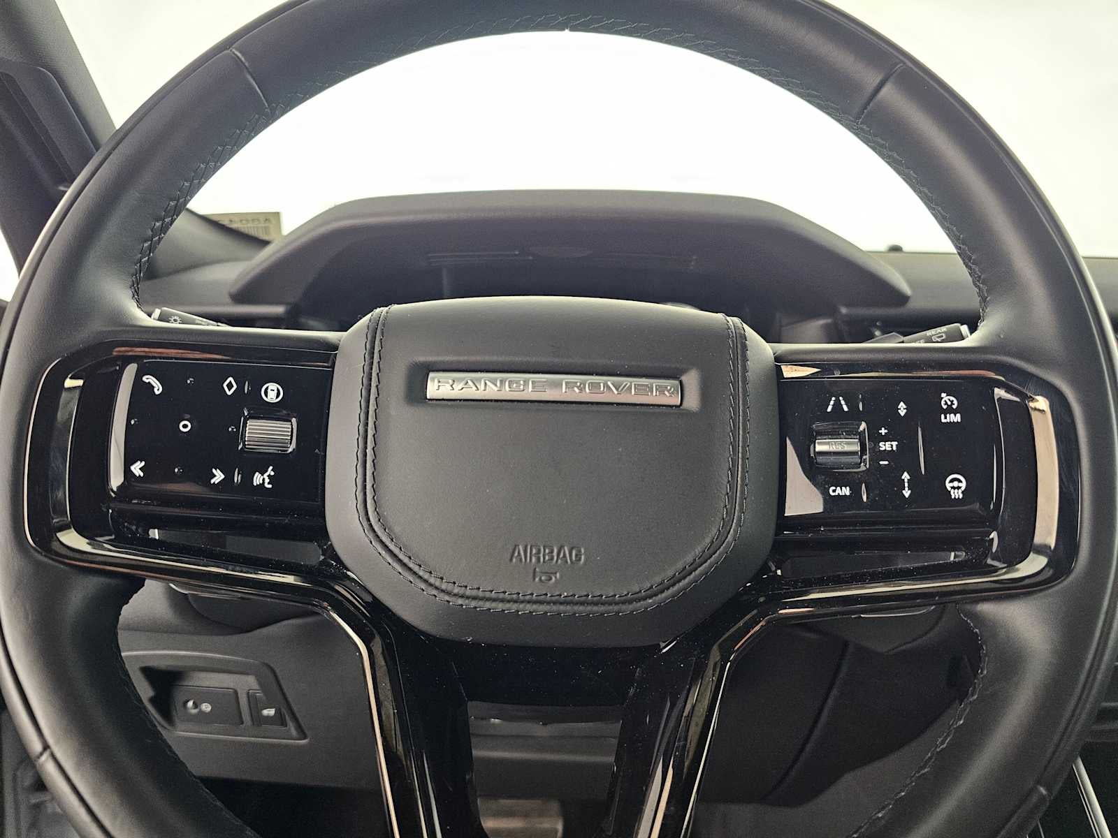 2025 Land Rover Range Rover Velar Dynamic SE