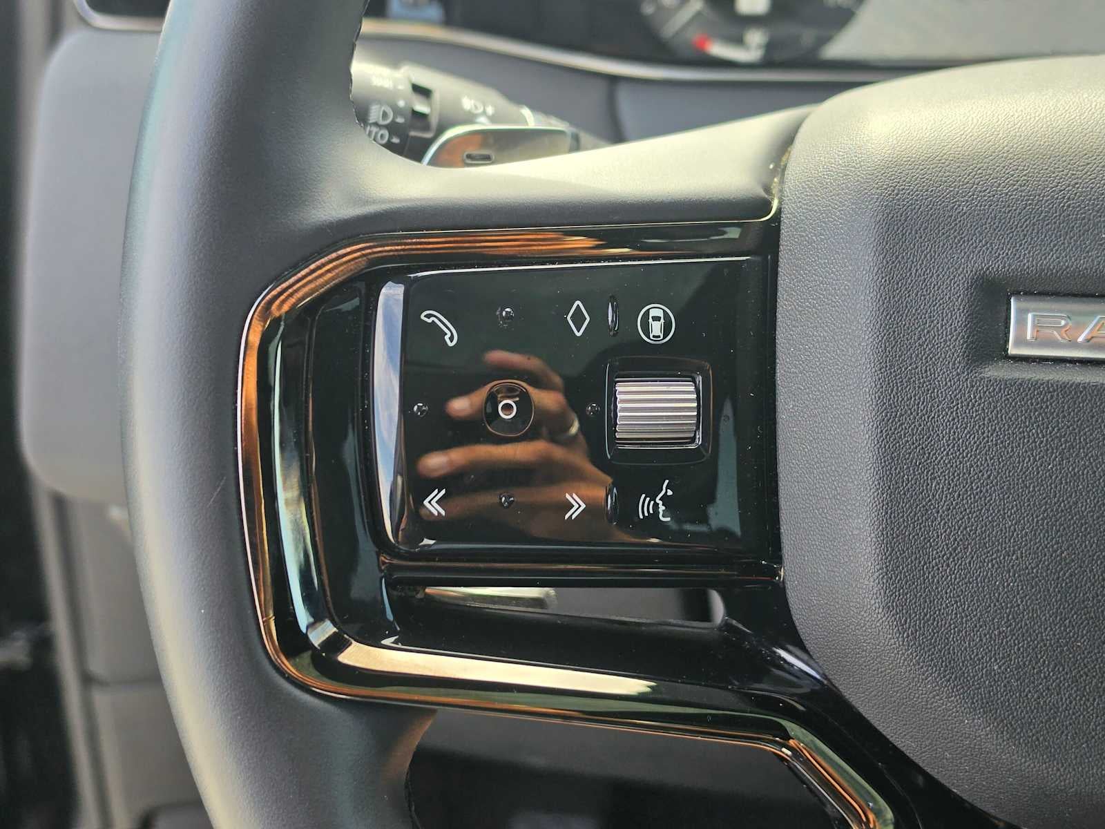 2024 Land Rover Range Rover Evoque Dynamic SE
