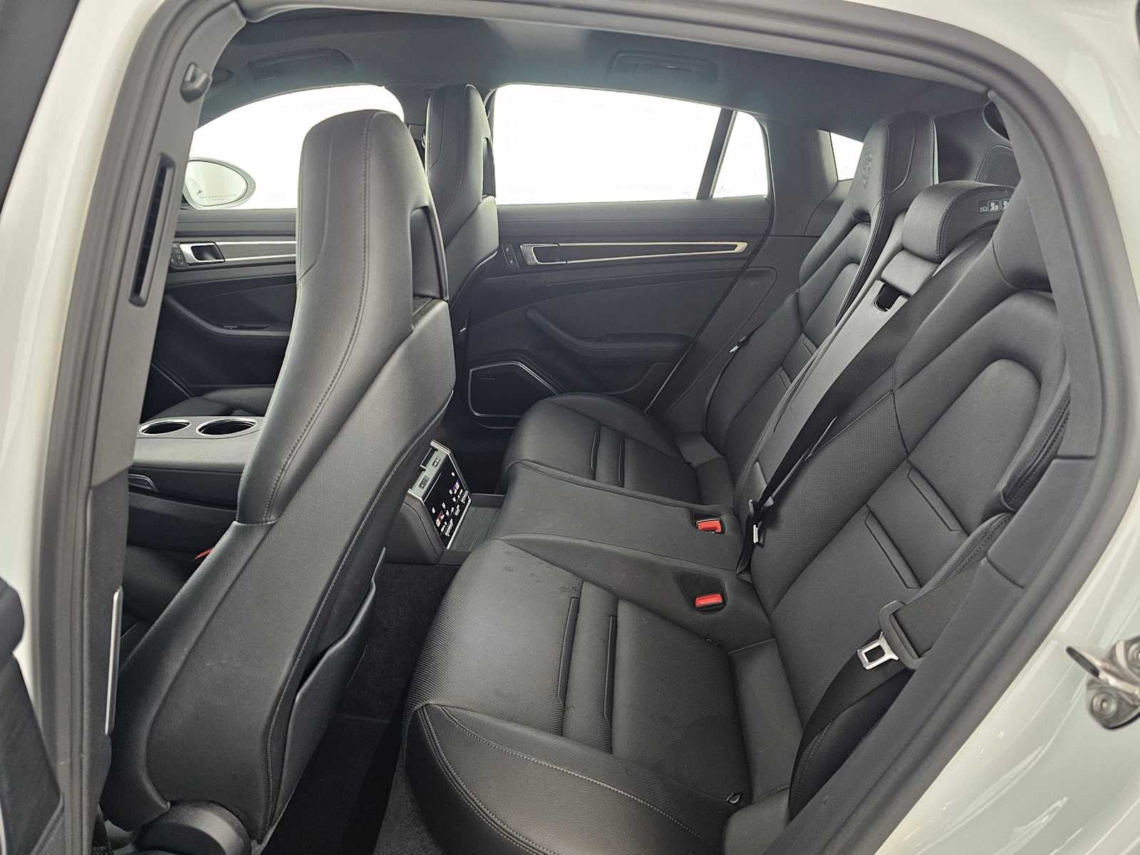 2023 Porsche Panamera Platinum Edition