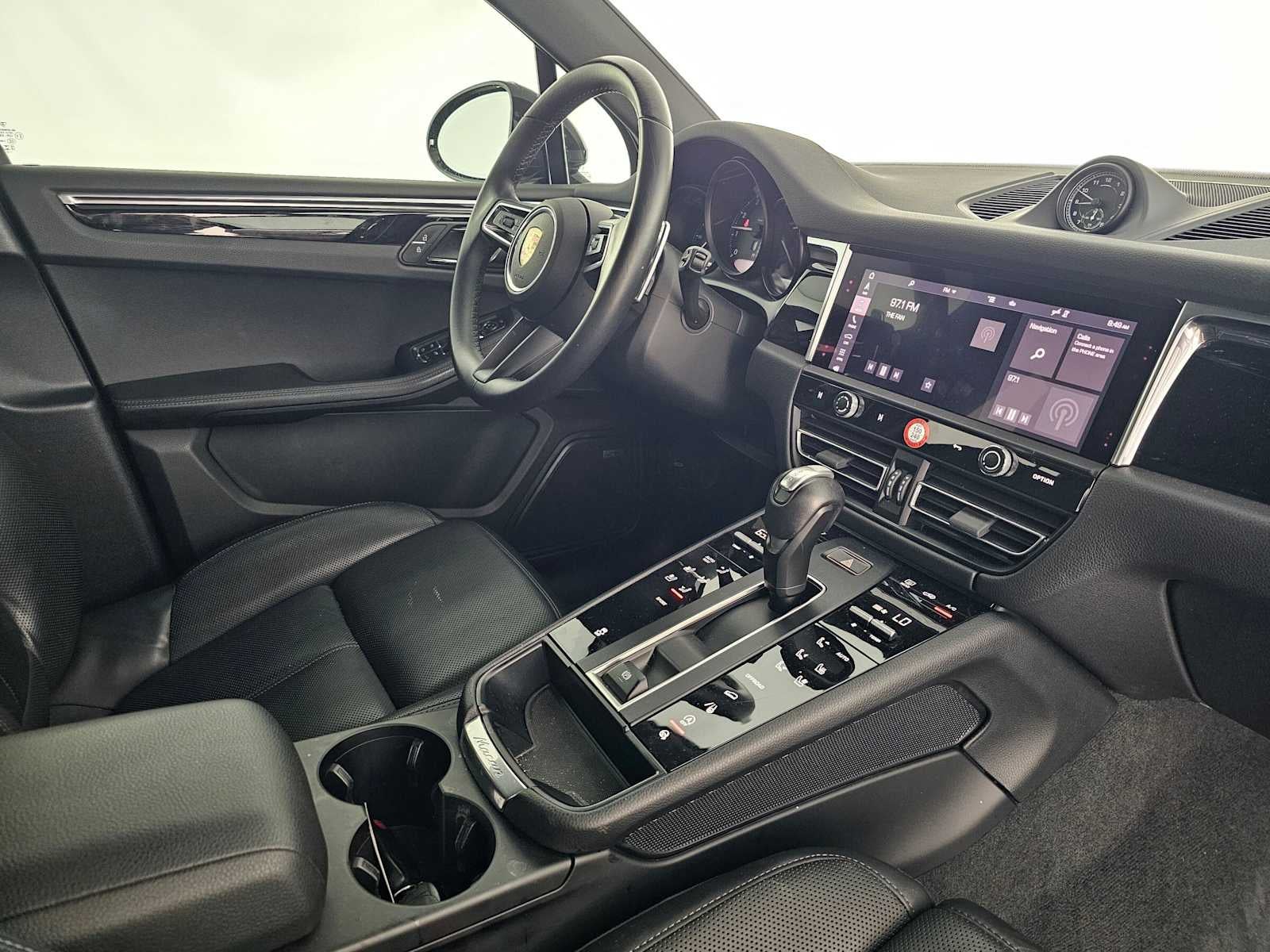 2023 Porsche Macan AWD