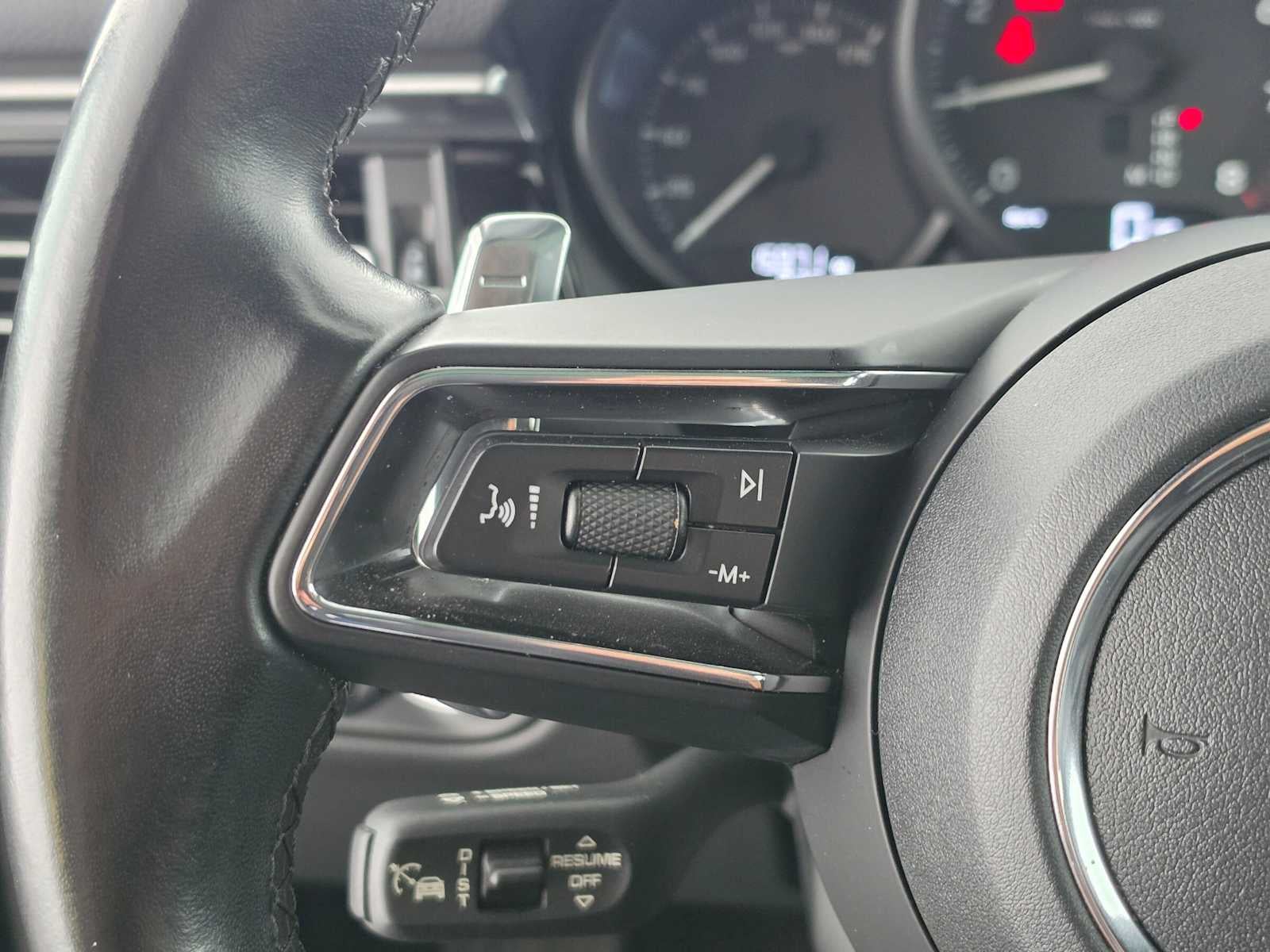 2024 Porsche Macan AWD