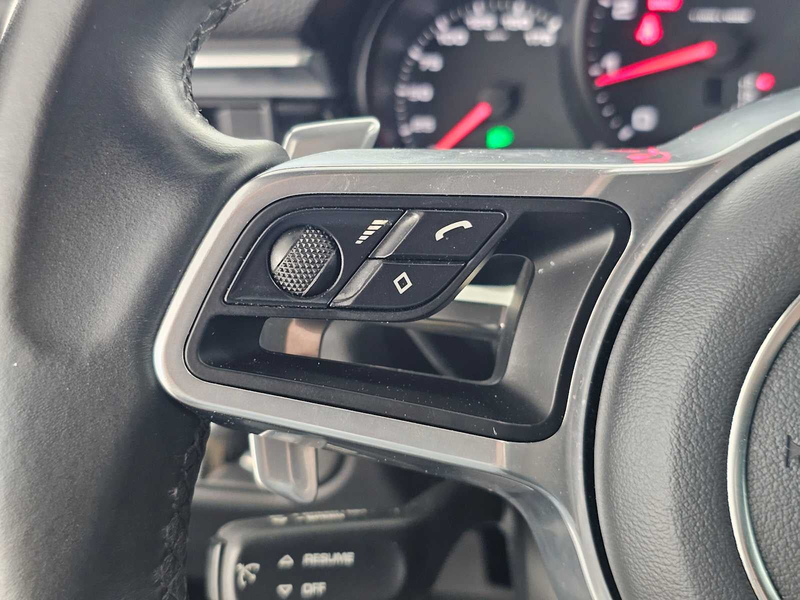 2021 Porsche Macan AWD