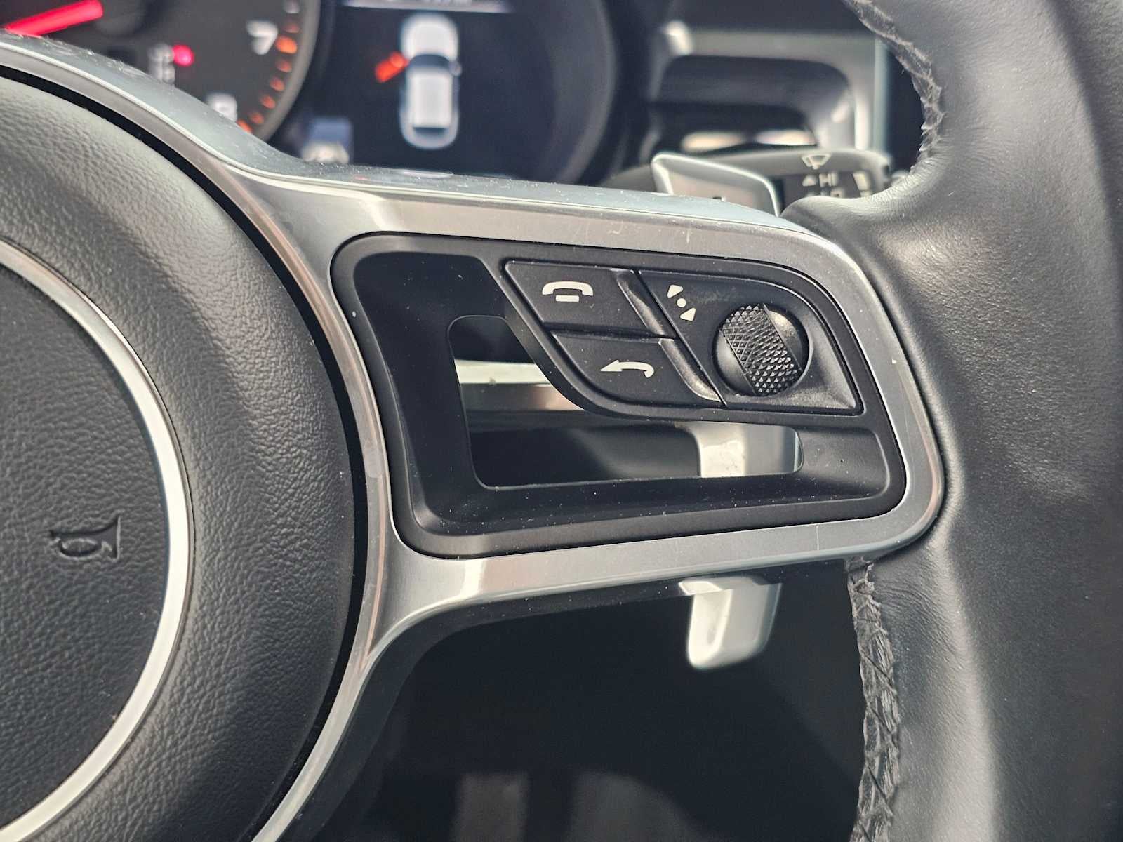 2021 Porsche Macan AWD