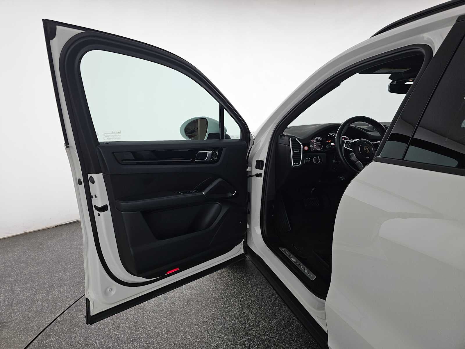 2022 Porsche Cayenne Platinum Edition