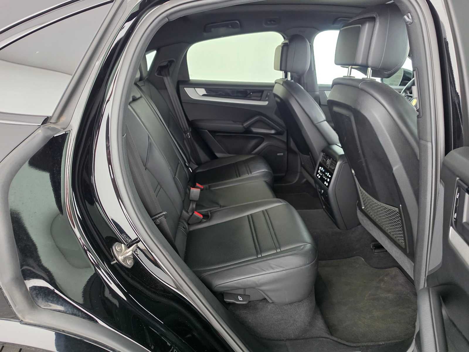 2024 Porsche Cayenne Coupe AWD