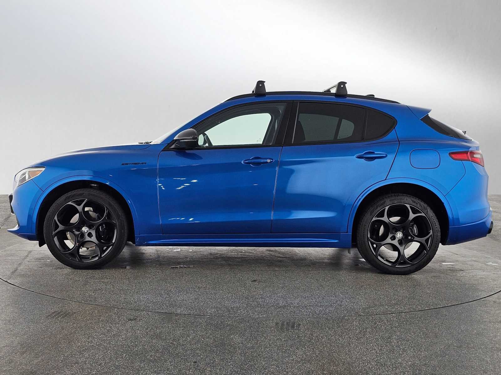2023 Alfa Romeo Stelvio Estrema