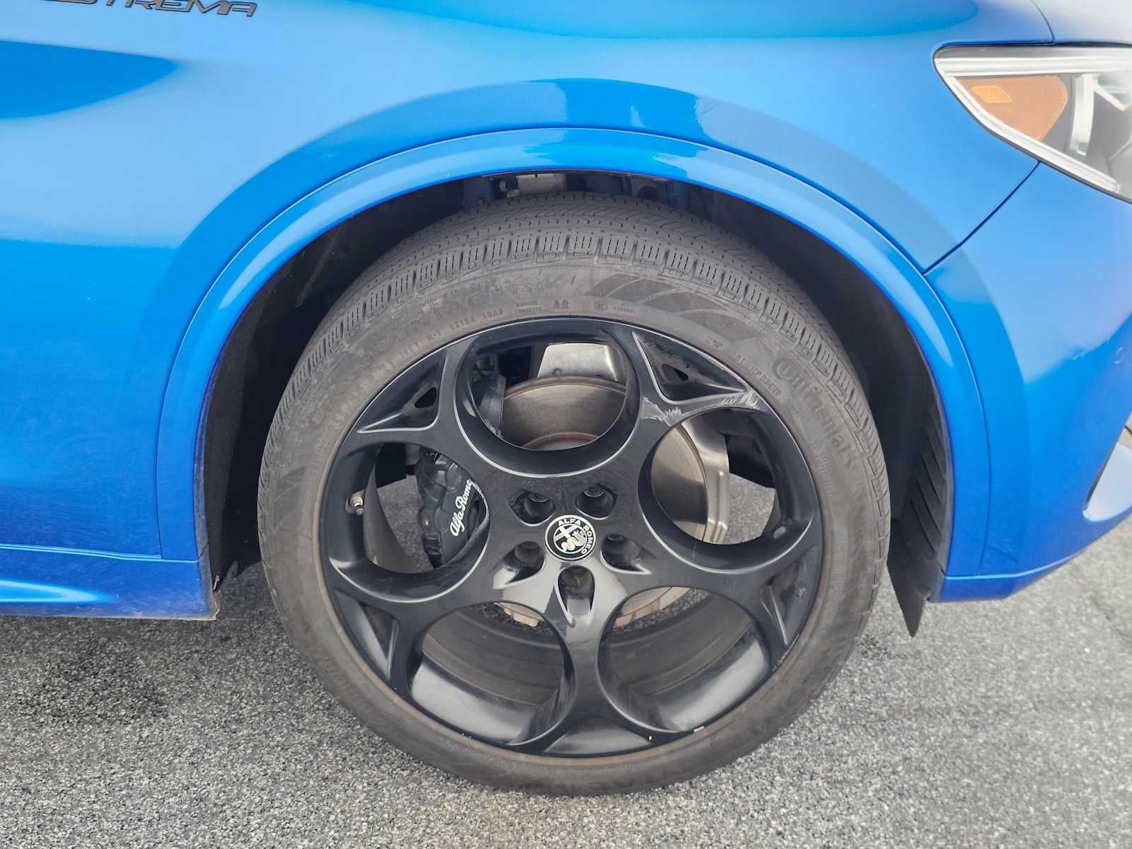 2023 Alfa Romeo Stelvio Estrema