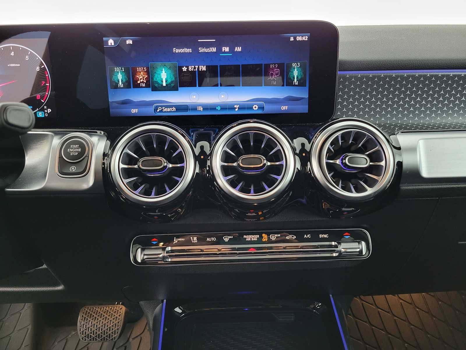 2026 Mercedes-Benz GLB 250 SUV
