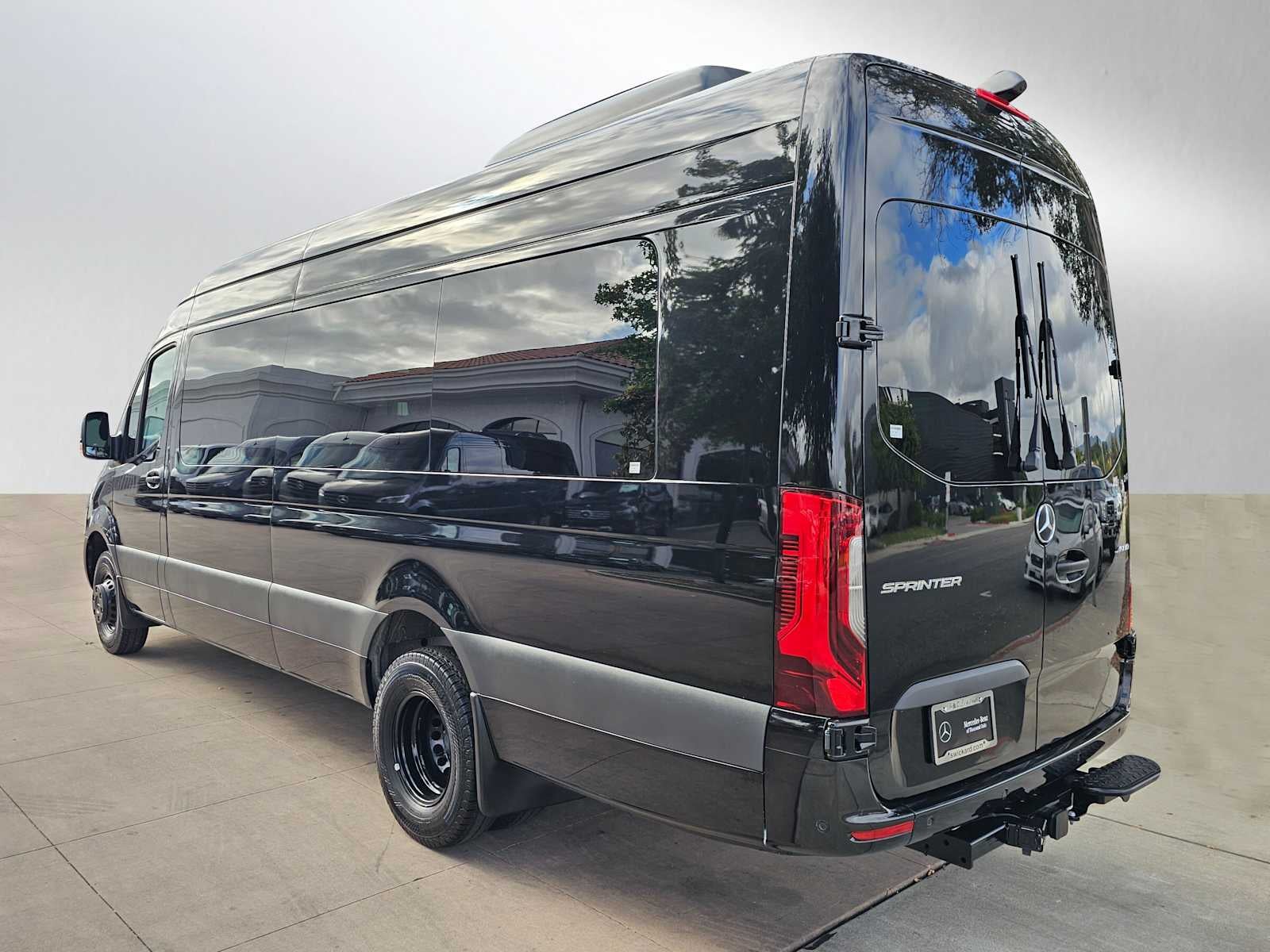 2024 Mercedes-Benz Sprinter 4500 High Roof I4 Diesel HO 170" Extended RWD
