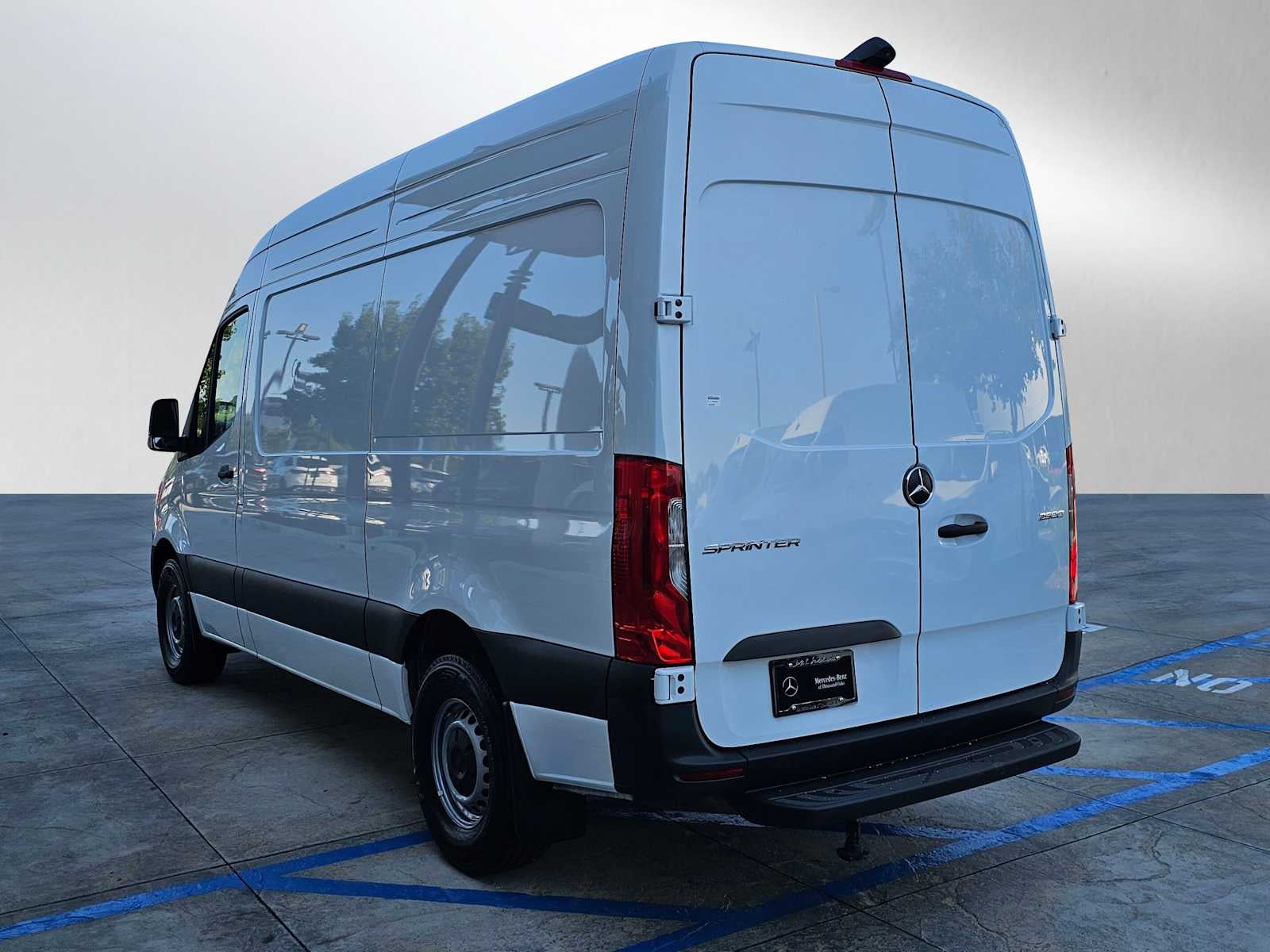 2025 Mercedes-Benz Sprinter 2500 Standard Roof I4 Diesel 144" RWD