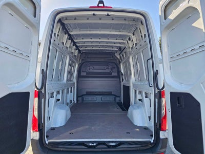 2025 Mercedes-Benz Sprinter 2500 Standard Roof I4 Diesel 144" RWD