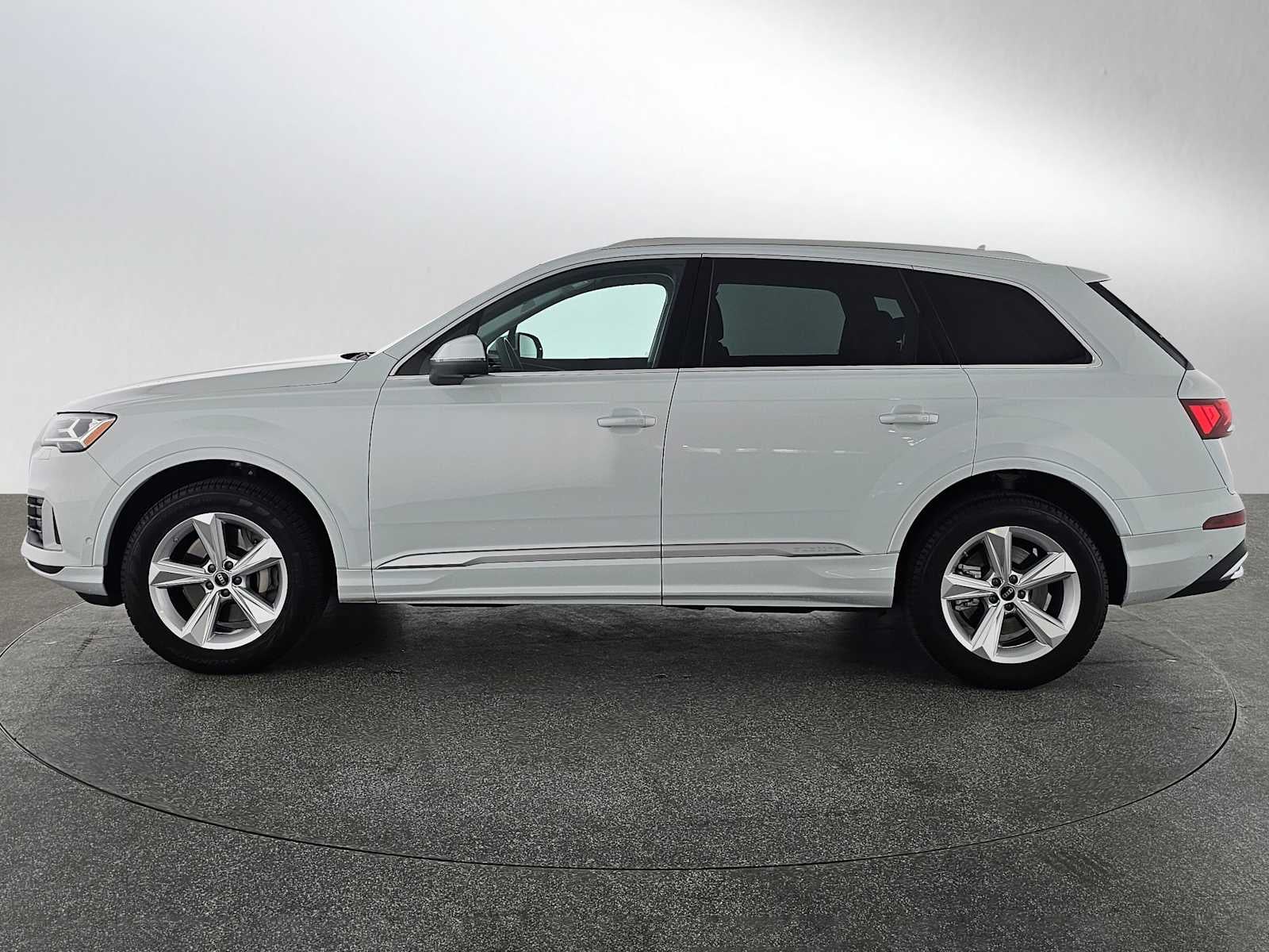 2023 Audi Q7 Premium Plus