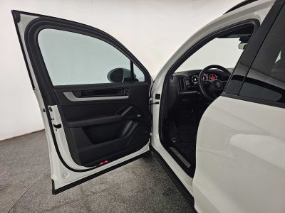 2025 Porsche Cayenne AWD