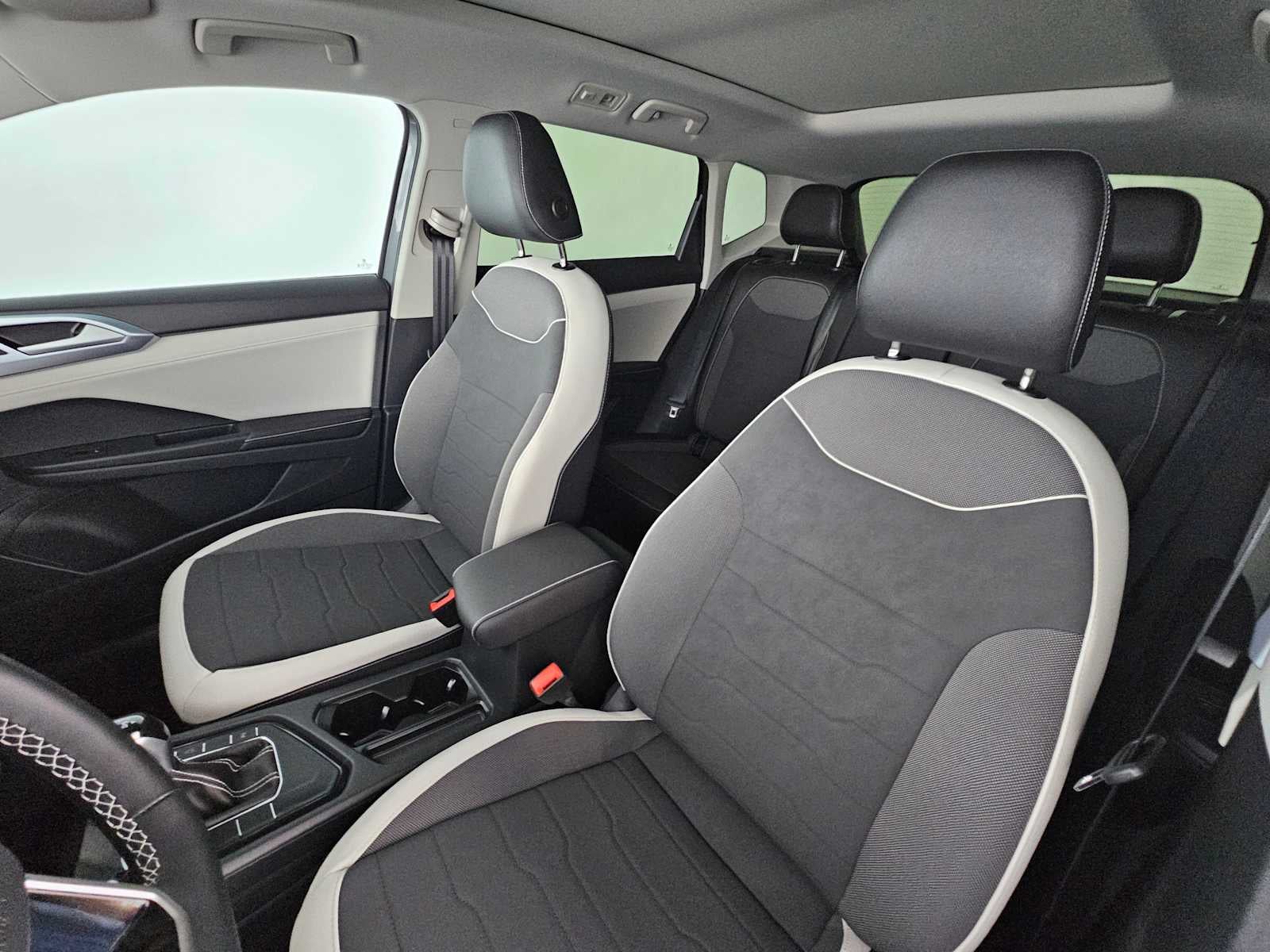 2026 Volkswagen Taos SE