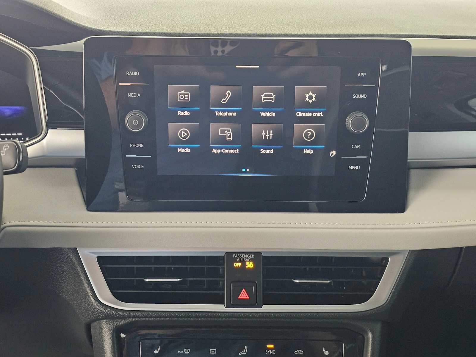 2026 Volkswagen Taos SE