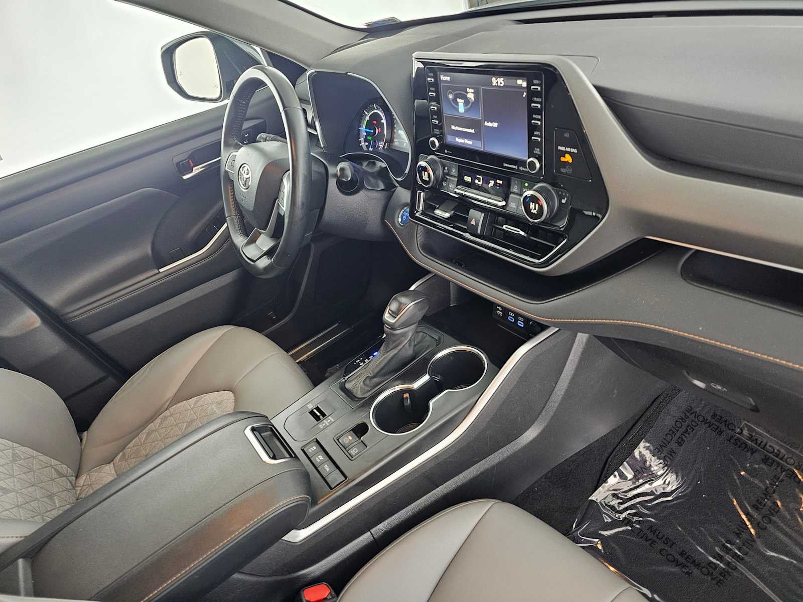 2022 Toyota Highlander Hybrid Bronze Edition