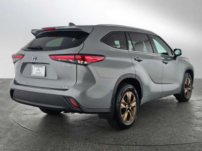 2022 Toyota Highlander Hybrid Bronze Edition