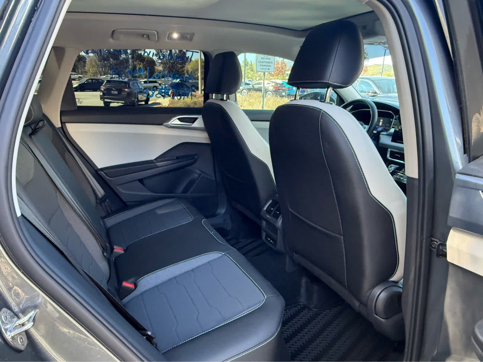 2026 Volkswagen Taos SE