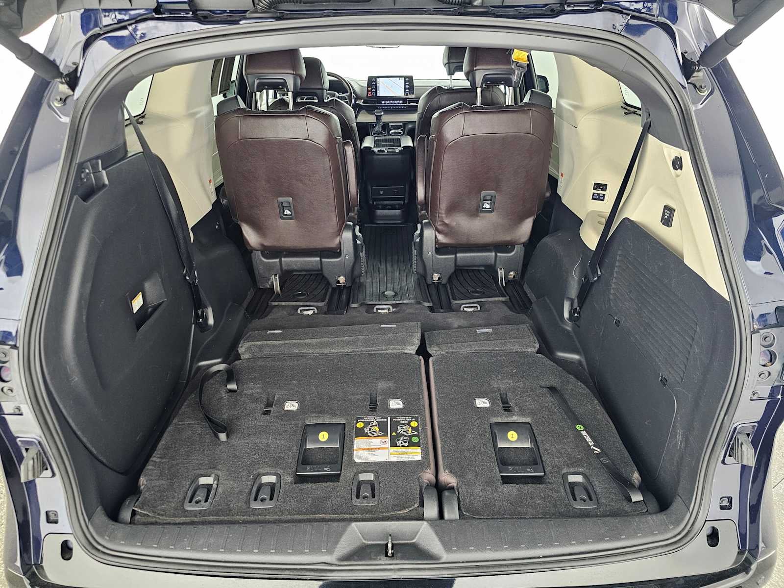 2022 Toyota Sienna Platinum