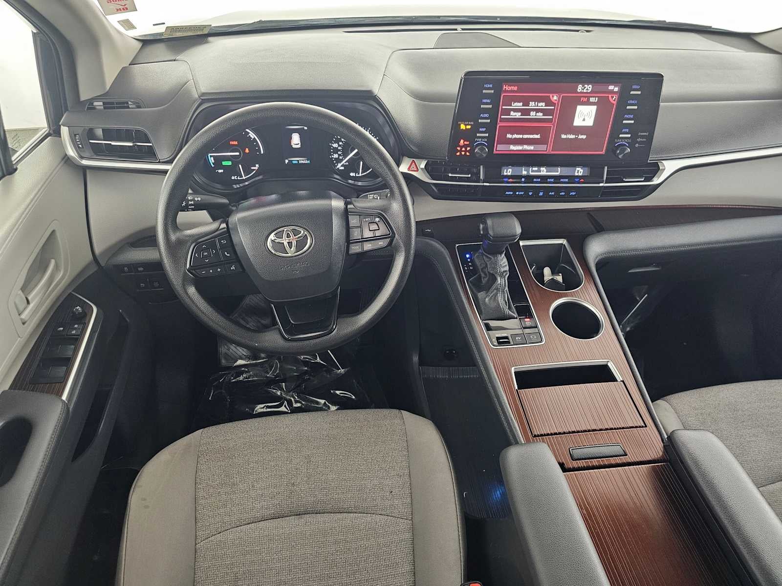 2024 Toyota Sienna LE