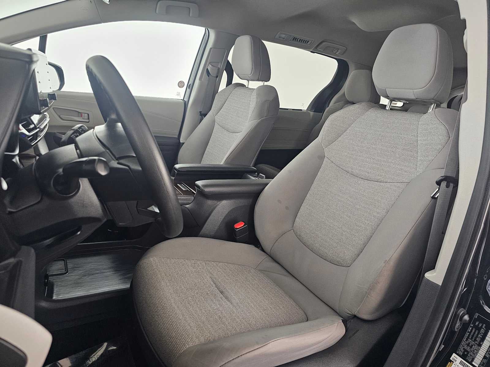 2024 Toyota Sienna LE