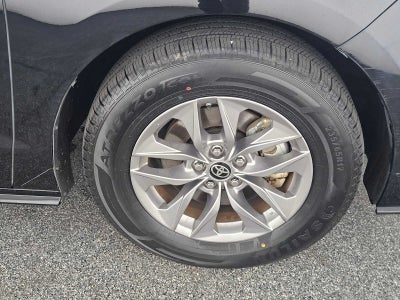 2024 Toyota Sienna LE