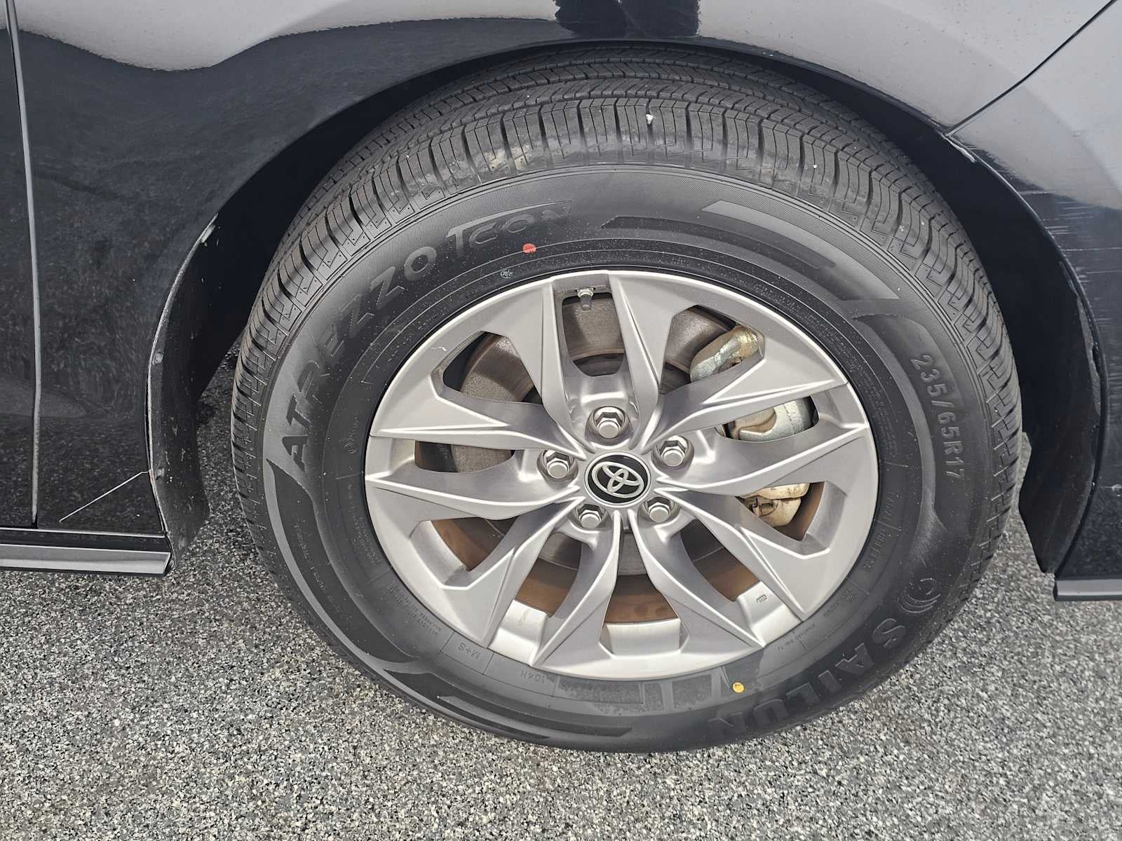 2024 Toyota Sienna LE