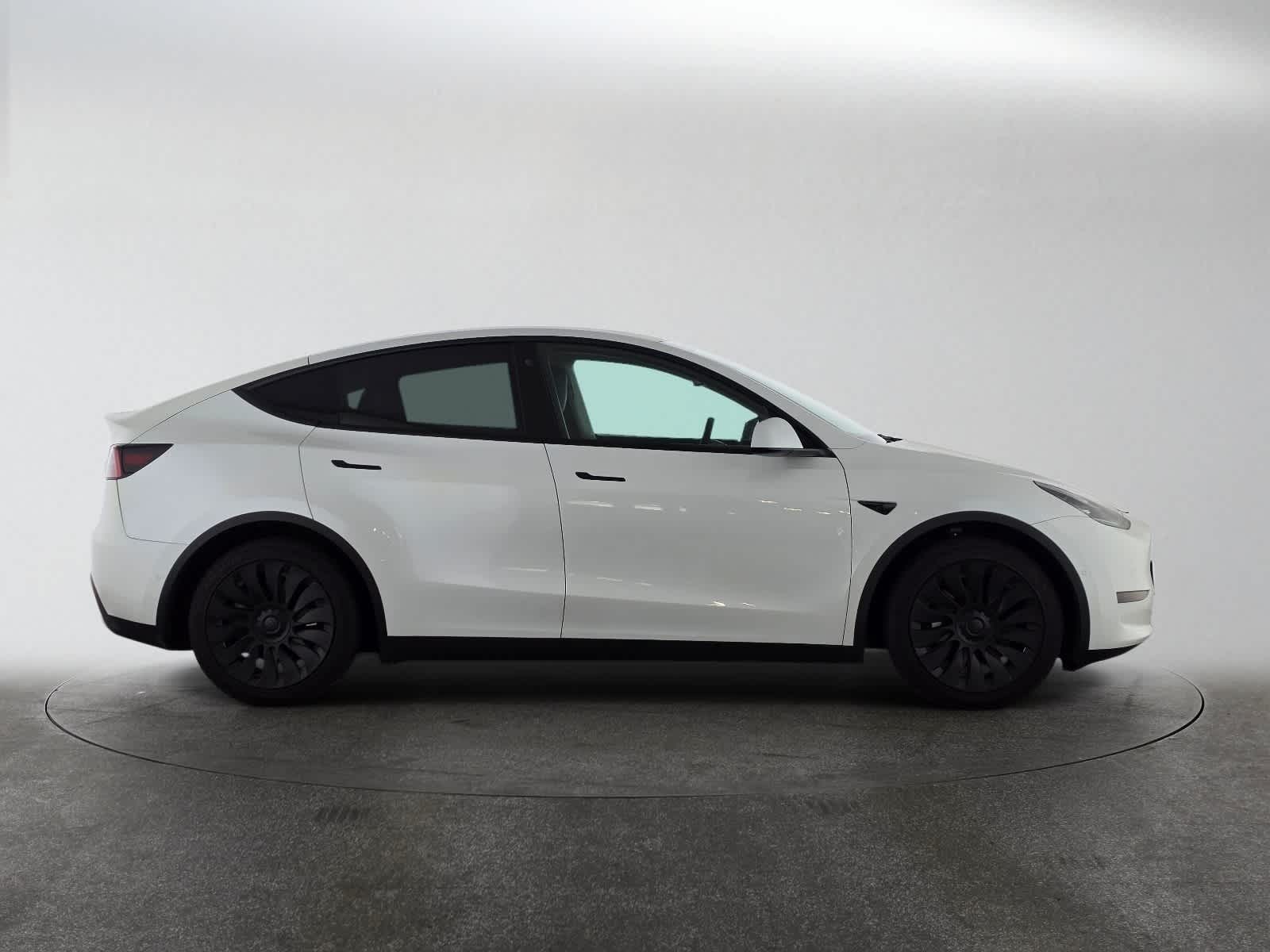 Used 2021 Tesla Model Y Long Range with VIN 5YJYGDEE8MF140752 for sale in Westlake Village, CA