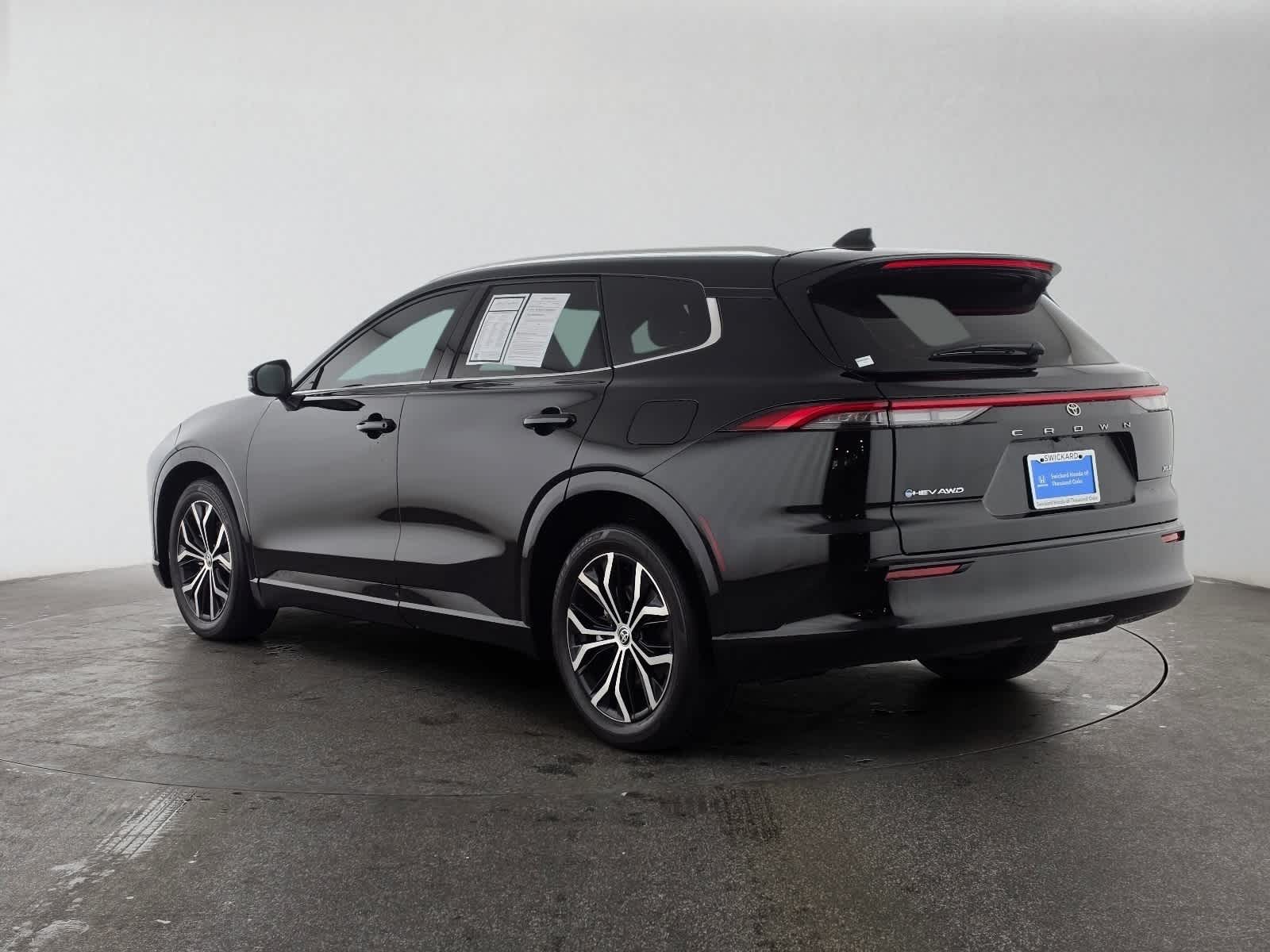 2025 Toyota Crown Signia XLE