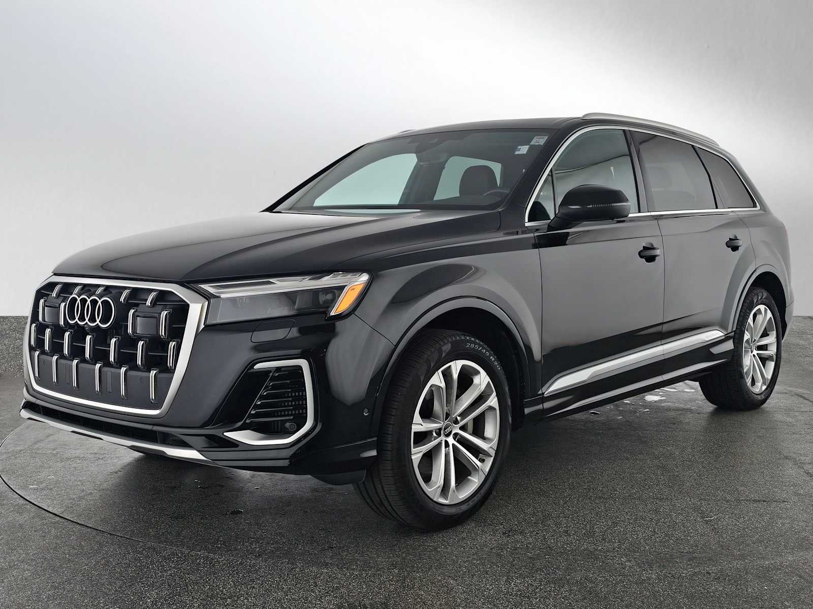 2025 Audi Q7 Premium Plus