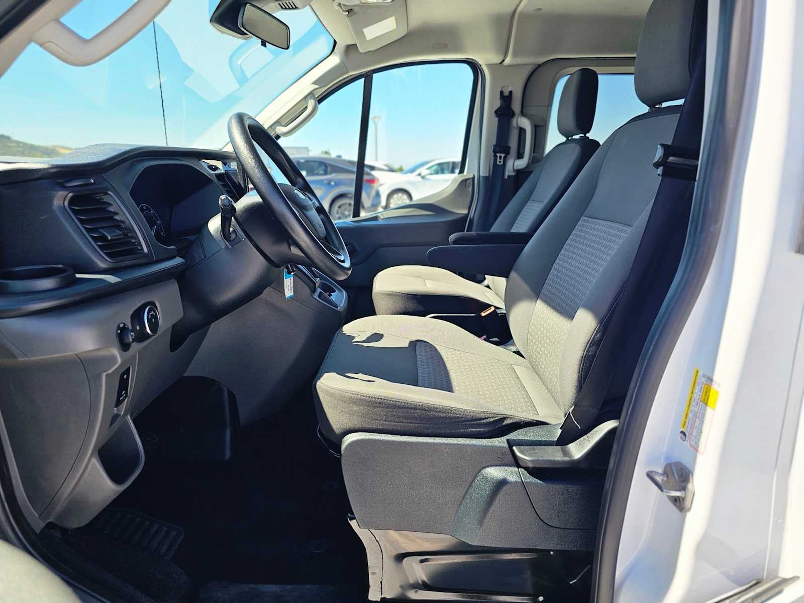 2023 Ford Transit Passenger Wagon XLT