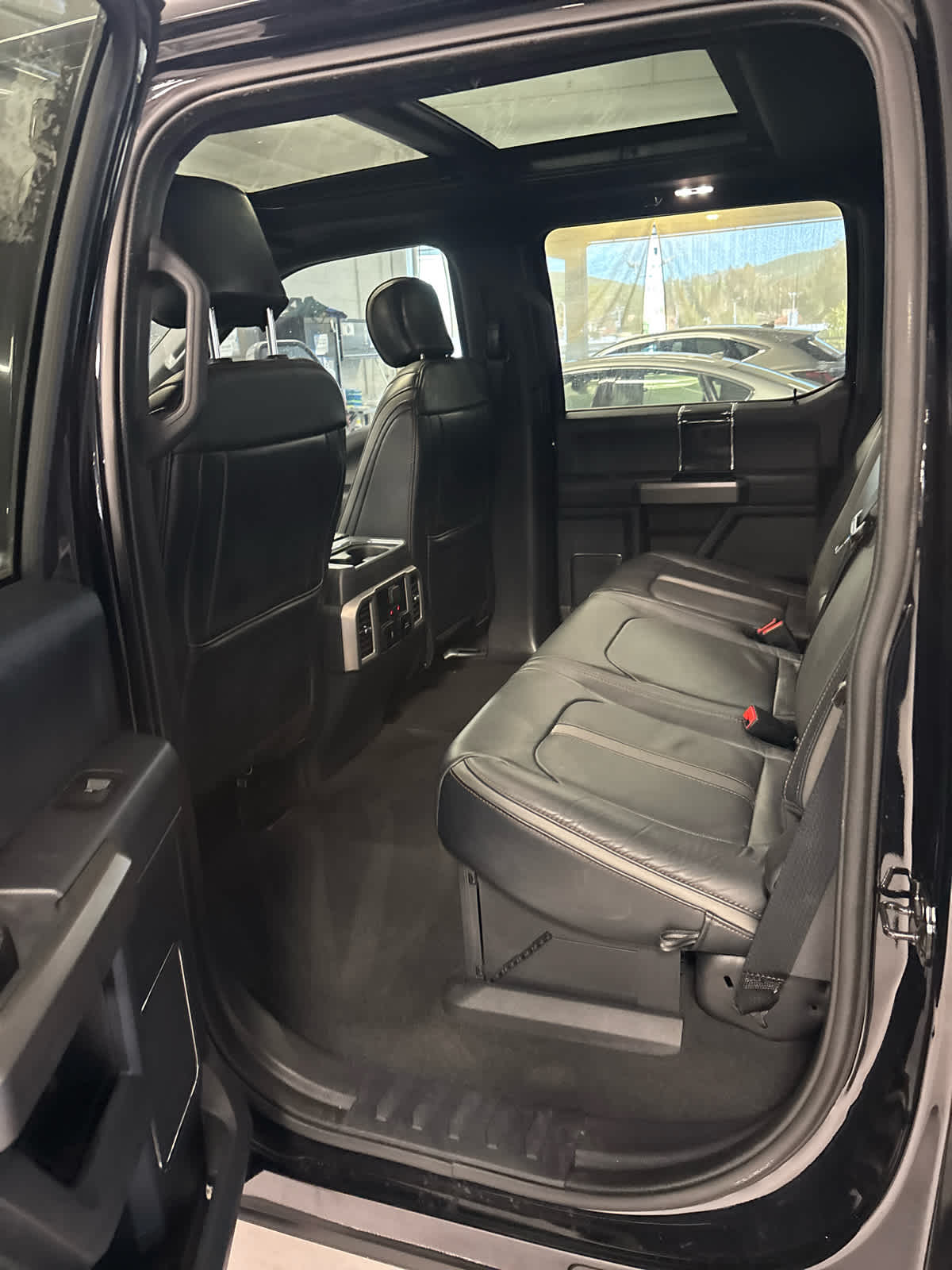 2022 Ford Super Duty F-250 SRW Platinum