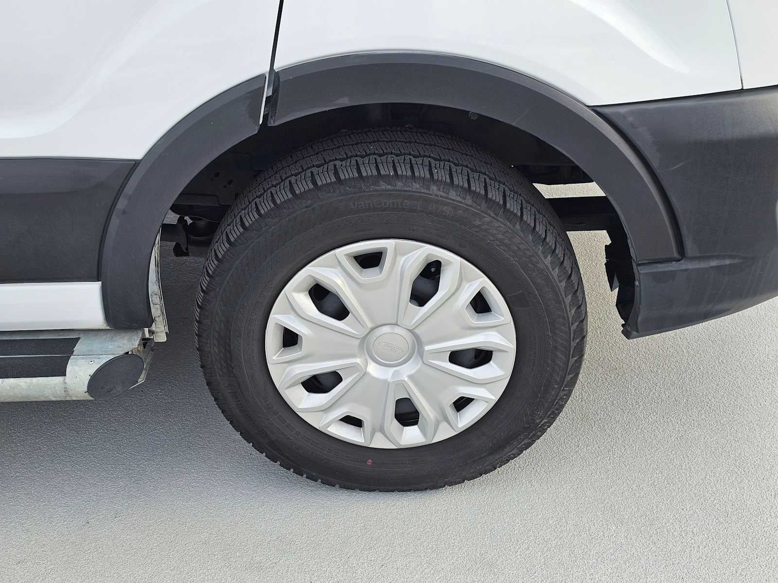 2024 Ford Transit Cargo Van T-250 130" Low Rf 9070 GVWR RWD