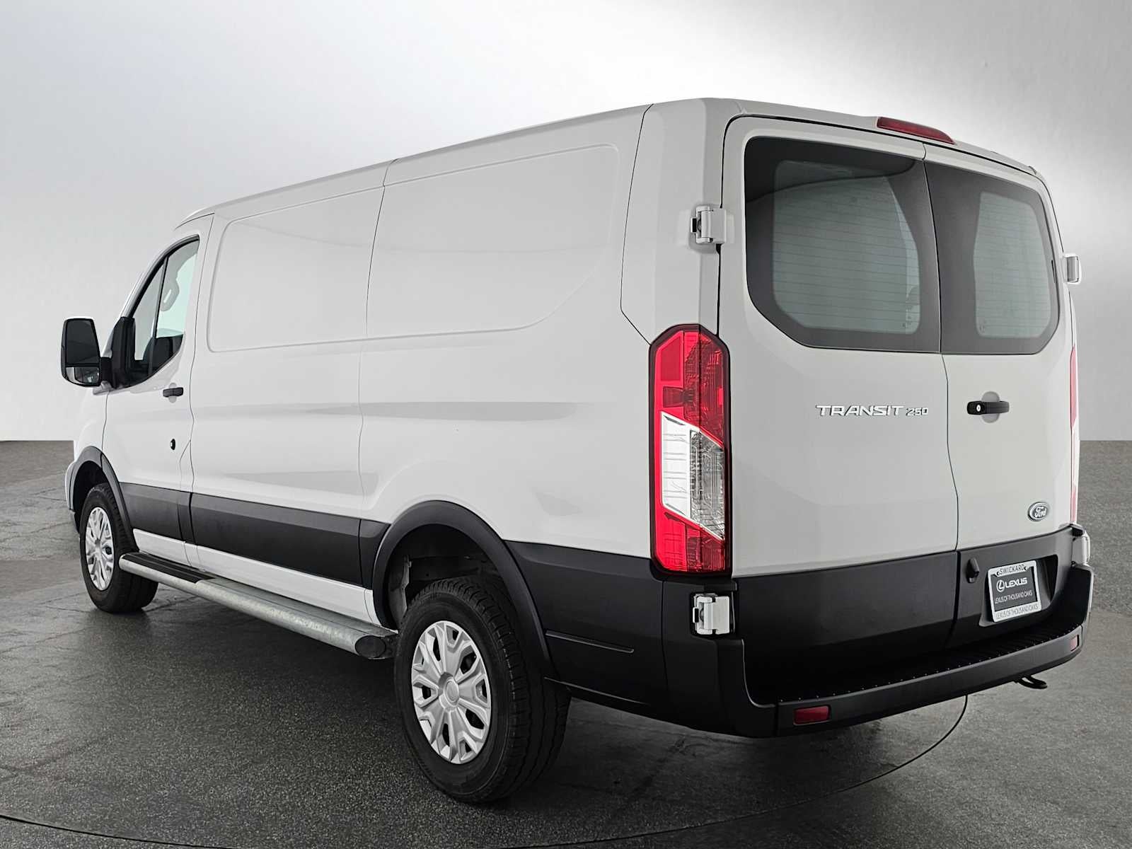 2024 Ford Transit T-250 130" Low Rf 9070 GVWR RWD