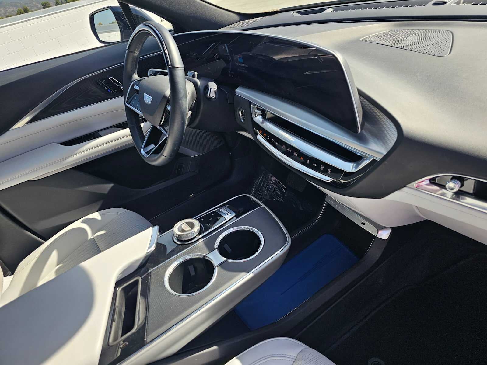 2024 Cadillac LYRIQ Sport