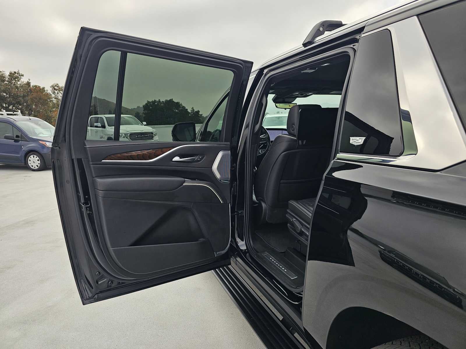 2024 Cadillac Escalade ESV 4WD Premium Luxury Platinum