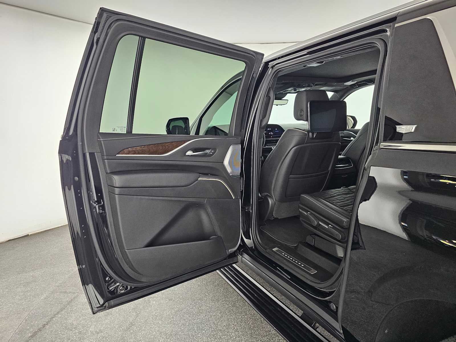 2024 Cadillac Escalade ESV 4WD Premium Luxury Platinum