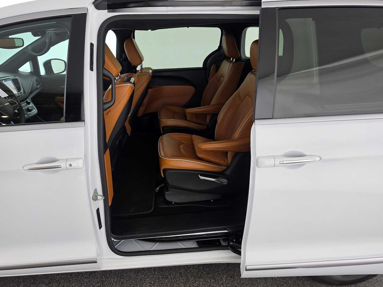 2023 Chrysler Pacifica Hybrid Pinnacle