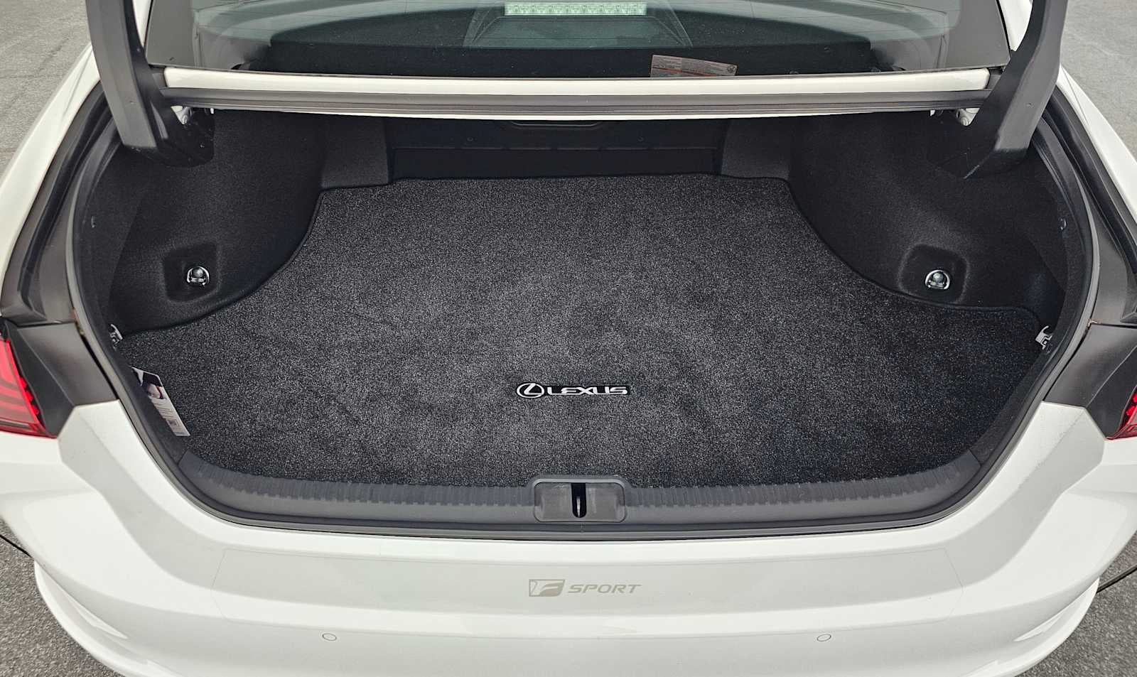 2024 Lexus ES F SPORT Handling