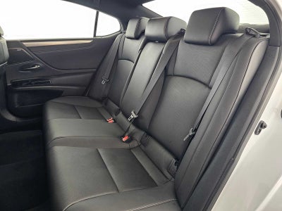 2024 Lexus ES F SPORT Handling