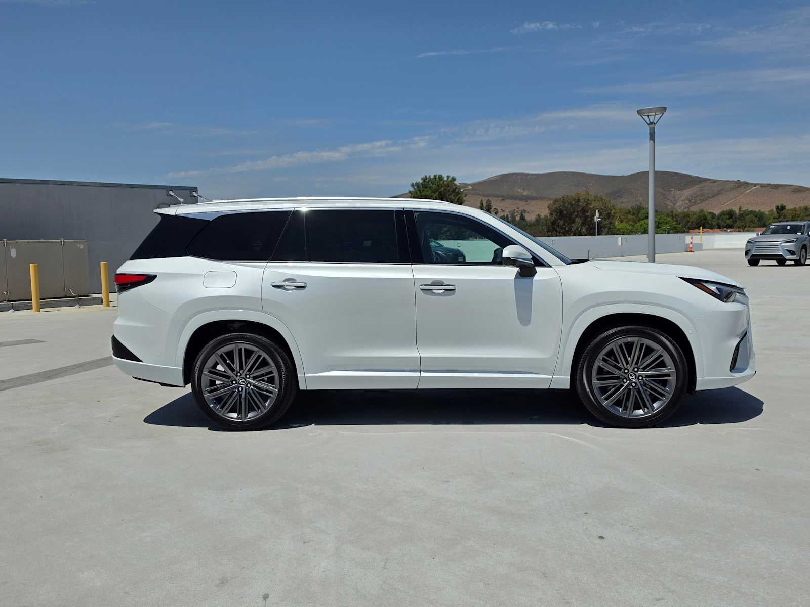 2026 Lexus TX 550h+ Luxury