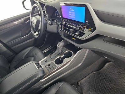 2023 Toyota Highlander Platinum