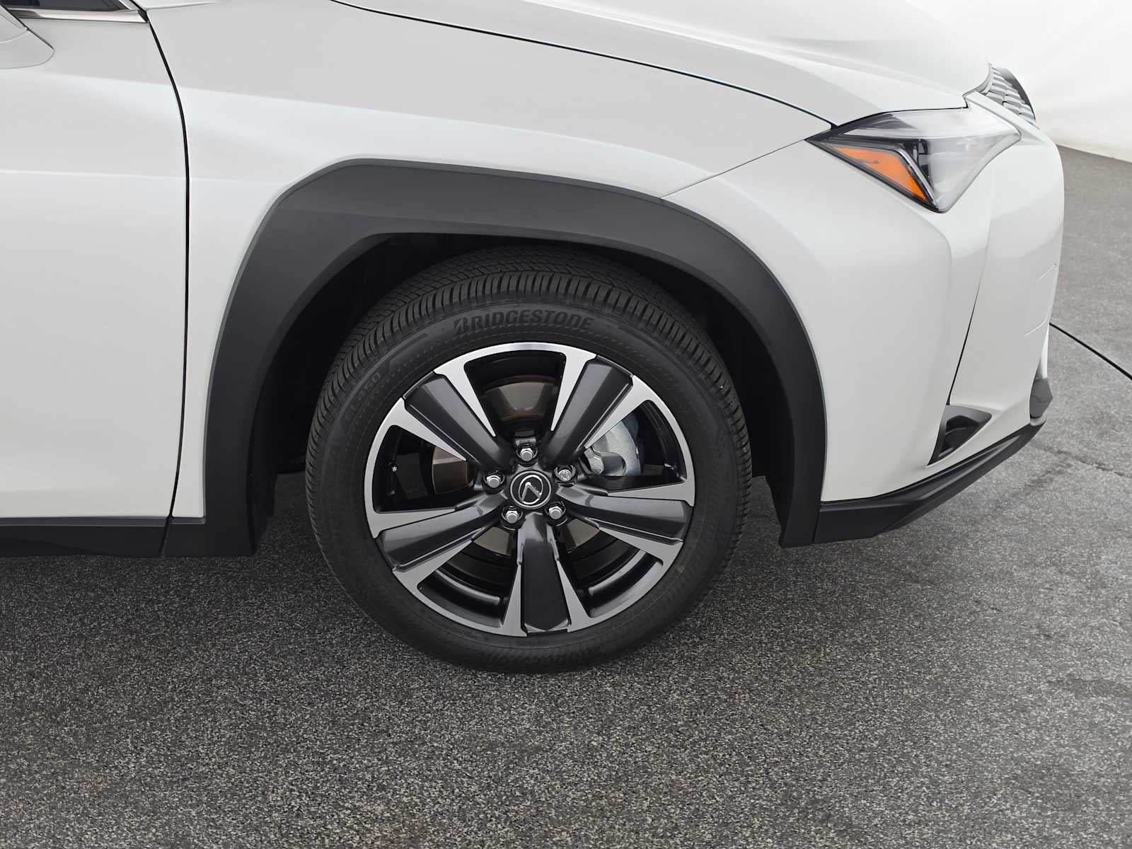2025 Lexus UX 300h UX 300h