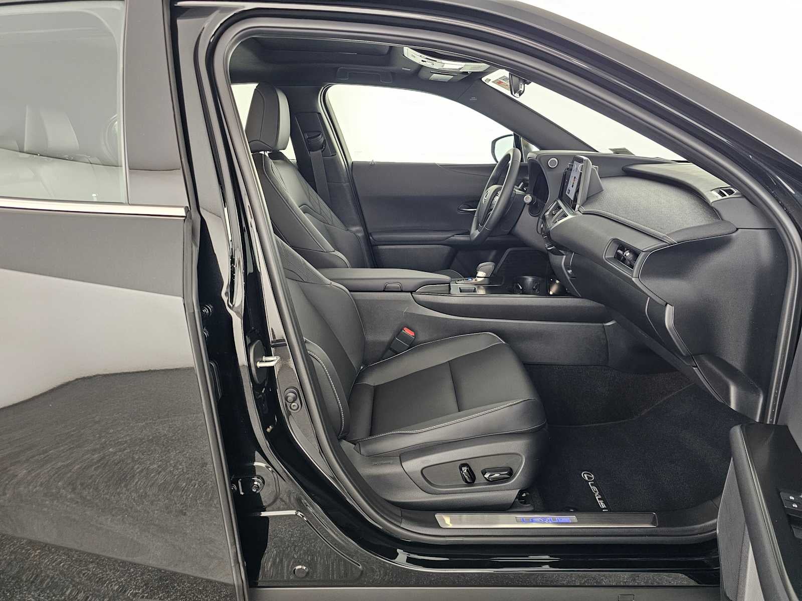 2025 Lexus UX 300h UX 300h