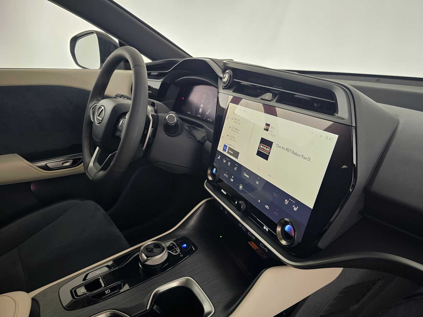 2023 Lexus RZ 450e Luxury