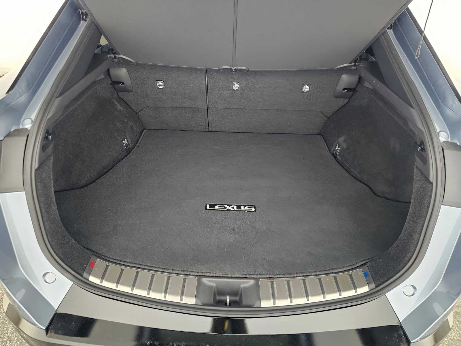 2023 Lexus RZ 450e Luxury