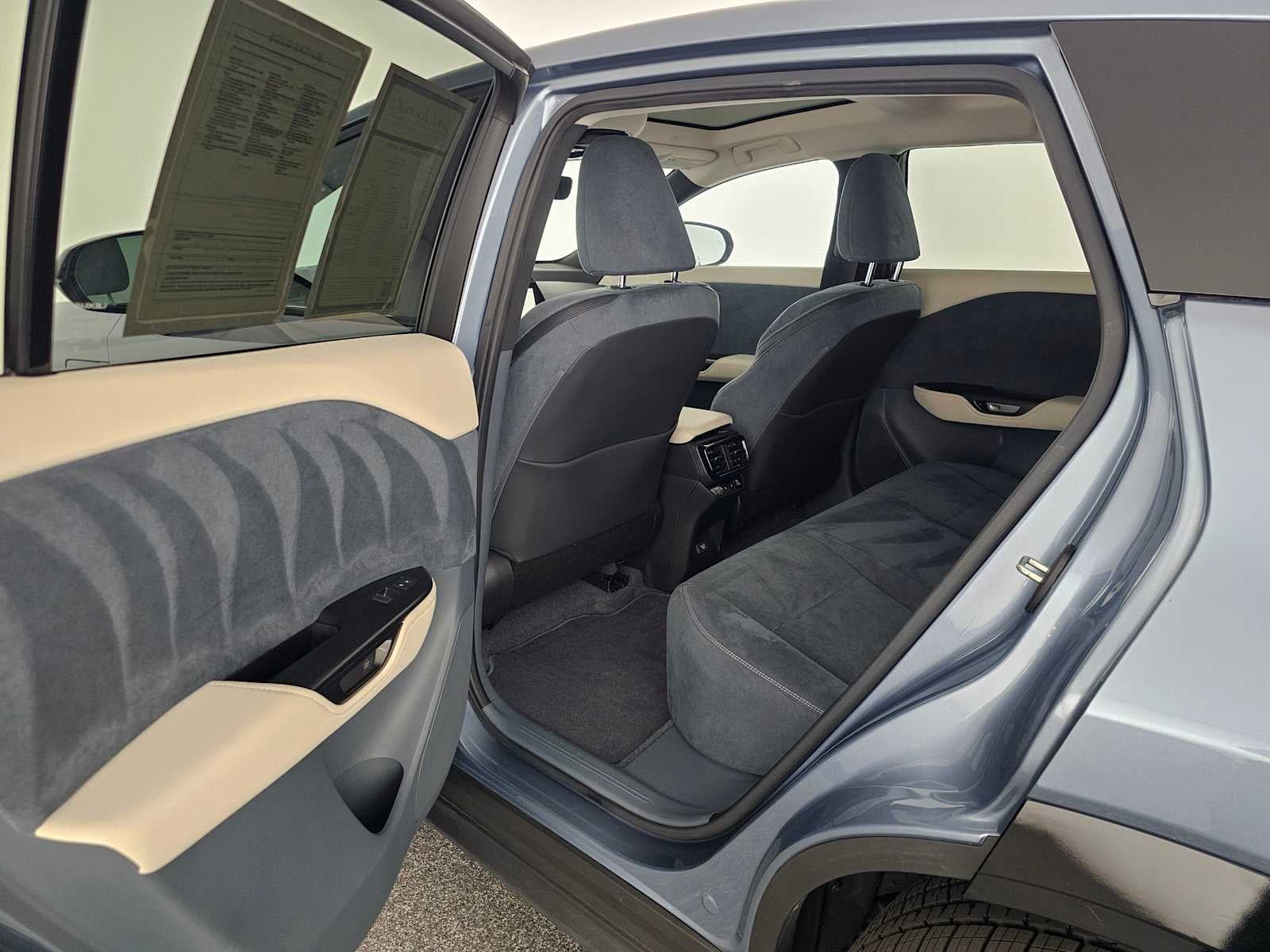 2023 Lexus RZ 450e Luxury