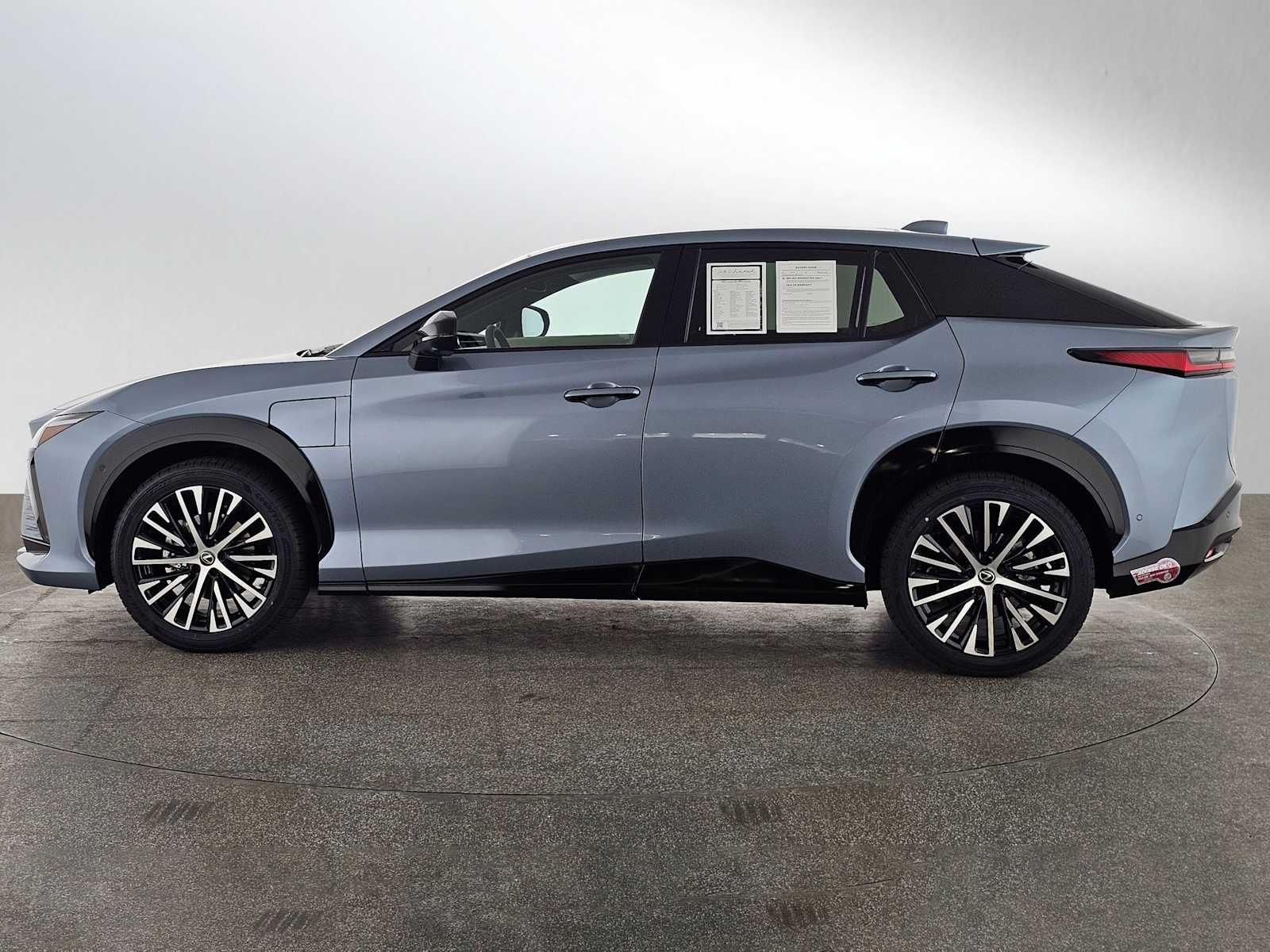 2023 Lexus RZ 450e Luxury